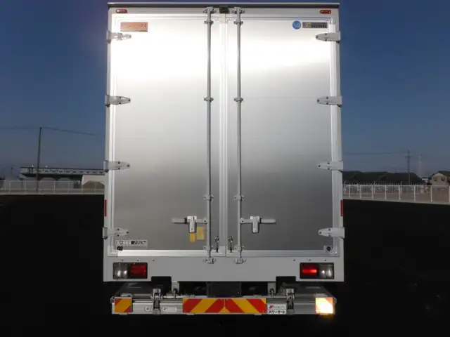日野 レンジャー 中型/増トン ウイング パワーゲート エアサスの中古トラック画像3