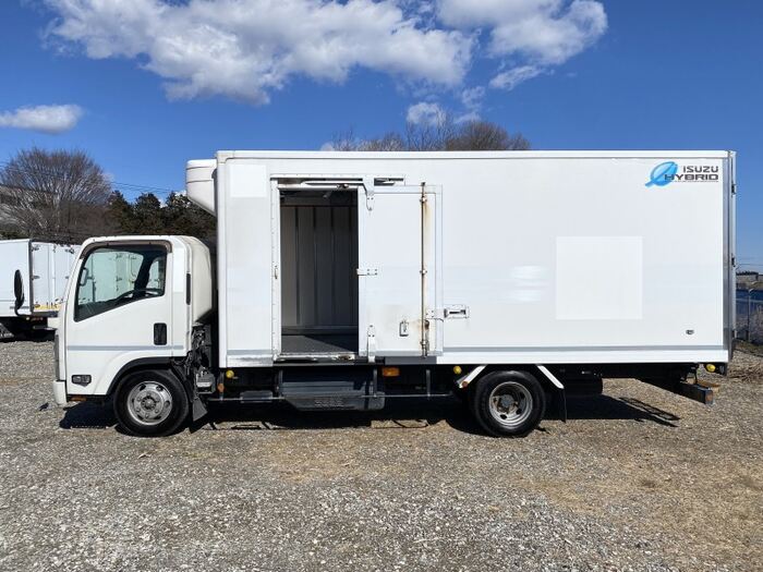 いすゞ エルフ 小型 冷凍冷蔵 中温 床アルミの中古トラック画像4