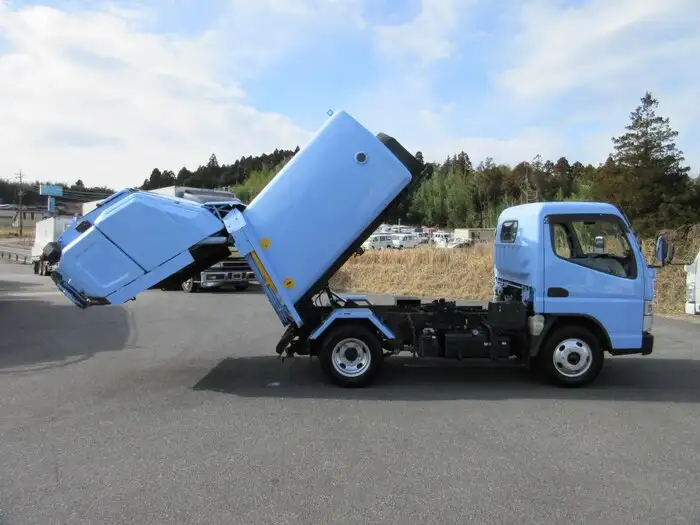 三菱 キャンター 小型 パッカー車 回転ダンプ式 TKG-FEA50の中古トラック画像4