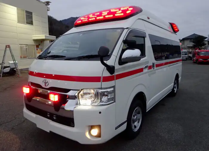 トヨタ ハイエース 小型 特殊車両 CBF-TRH226S H26の中古トラック画像1