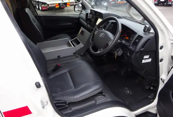 トヨタ ハイエース 小型 特殊車両 CBF-TRH226S H26の中古トラック画像12