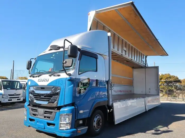 いすゞ ギガ 大型 ウイング 床鉄板 エアサスの中古トラック画像1