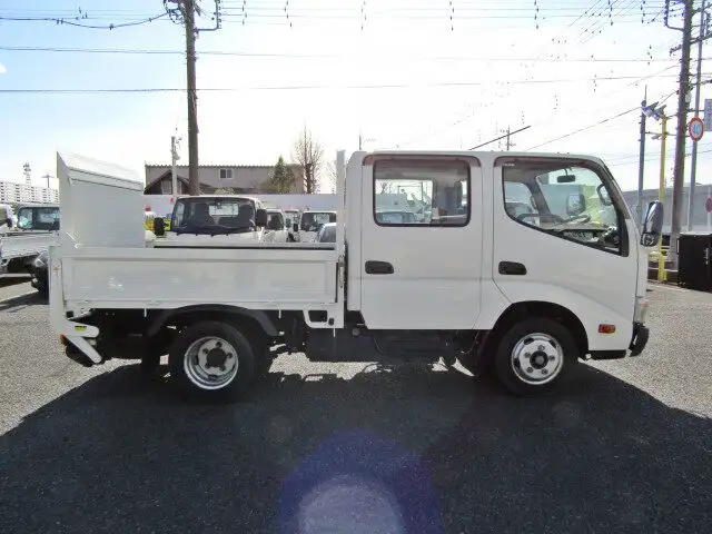 日野 デュトロ 小型 平ボディ Wキャブ パワーゲートの中古トラック画像2
