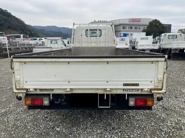 トヨタ ダイナ 小型 平ボディ 床鉄板 BDG-XZU348の中古トラック画像4