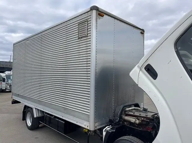 トヨタ トヨエース 小型 アルミバン PB-XZU346 H16の中古トラック画像9