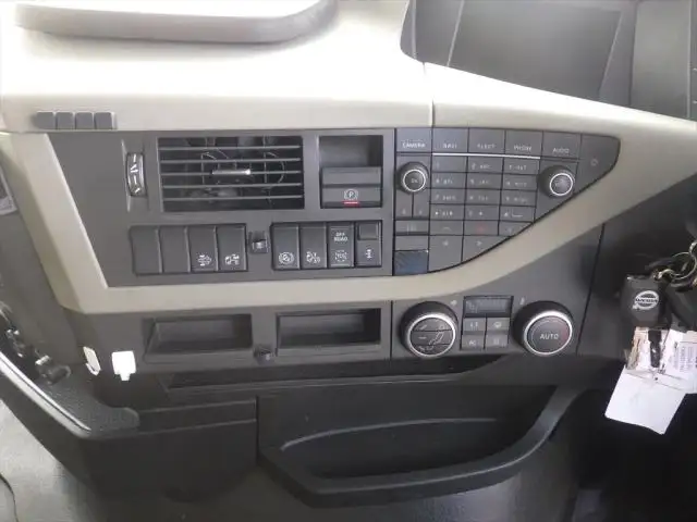 ボルボ トラック 大型 トラクター ハイルーフ 1デフの中古トラック画像14