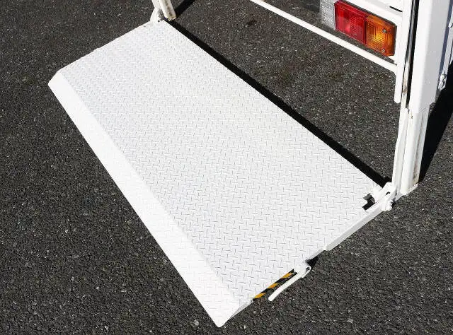 マツダ ボンゴ 小型 平ボディ パワーゲート 床鉄板の中古トラック画像7