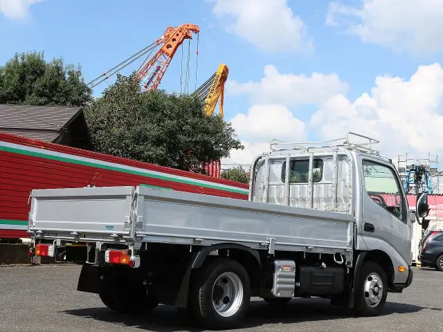 トヨタ ダイナ 小型 平ボディ 床鉄板 2RG-XZC605の中古トラック画像3