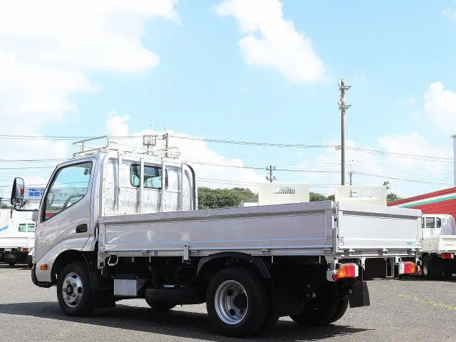 トヨタ ダイナ 小型 平ボディ 床鉄板 2RG-XZC605の中古トラック画像4
