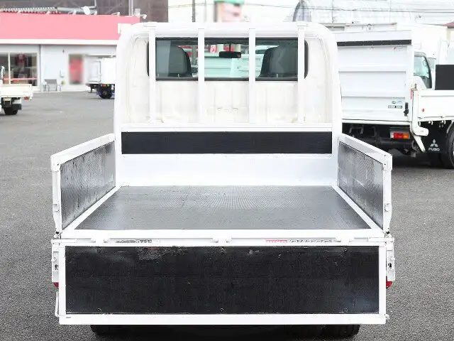 日野 デュトロ 小型 平ボディ Wキャブ TKG-XZU605Mの中古トラック画像6