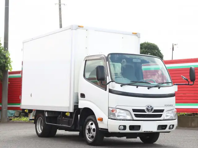 トヨタ トヨエース 小型 冷凍冷蔵 低温 床ステンの中古トラック画像2