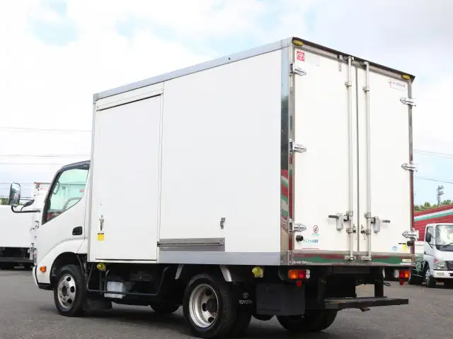 トヨタ トヨエース 小型 冷凍冷蔵 低温 床ステンの中古トラック画像4