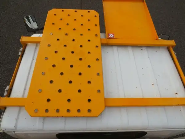 いすゞ エルフ 小型 高所・建柱車 高所作業車 BKG-NKR85Nの中古トラック画像19