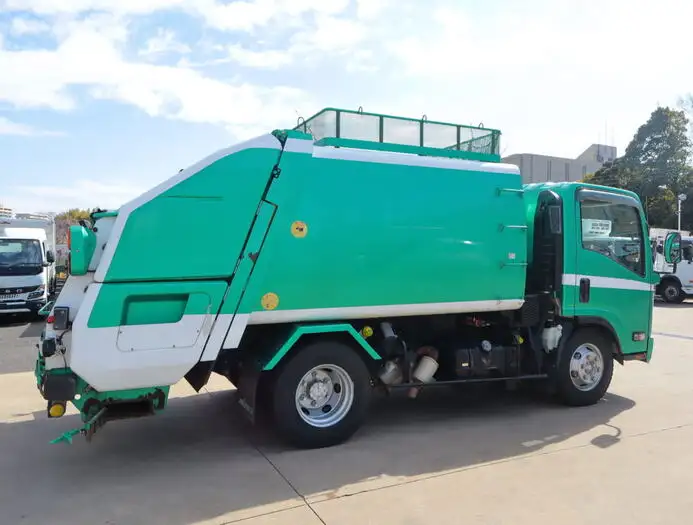 いすゞ エルフ 小型 パッカー車 プレス式 PDG-NPR75Nの中古トラック画像3