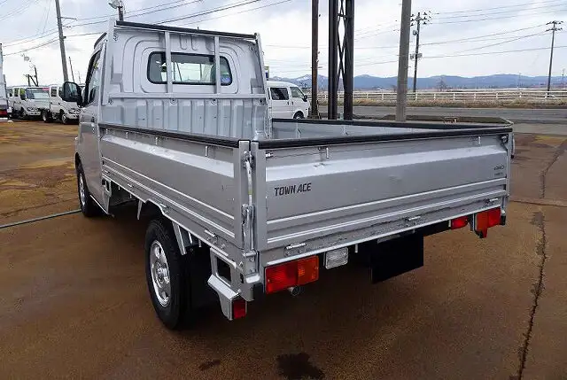 トヨタ タウンエース 小型 平ボディ DBF-S412U H30の中古トラック画像3