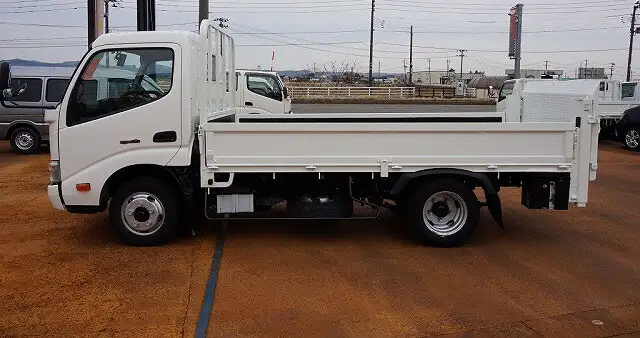 日野 デュトロ 小型 平ボディ パワーゲート TKG-XZU645Mの中古トラック画像2