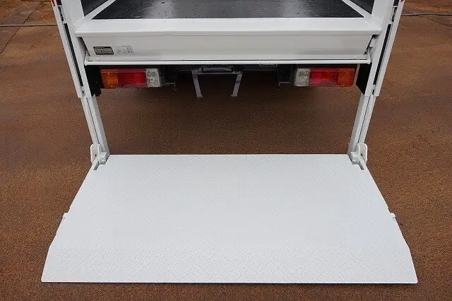 日野 デュトロ 小型 平ボディ パワーゲート TKG-XZU645Mの中古トラック画像8