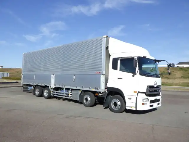 日産UD クオン 大型 ウイング エアサス ベッドの中古トラック画像2