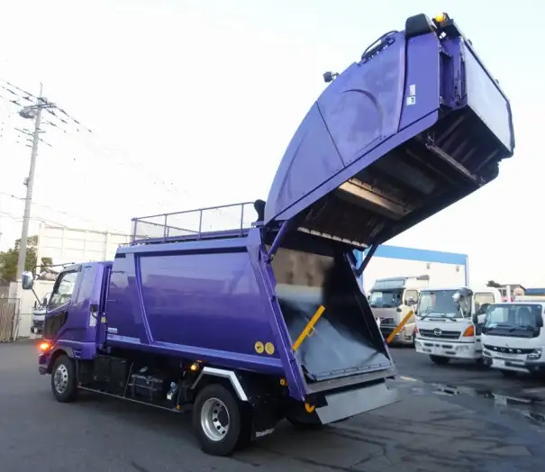 三菱 ファイター 中型/増トン パッカー車 プレス式 ベッドの中古トラック画像9