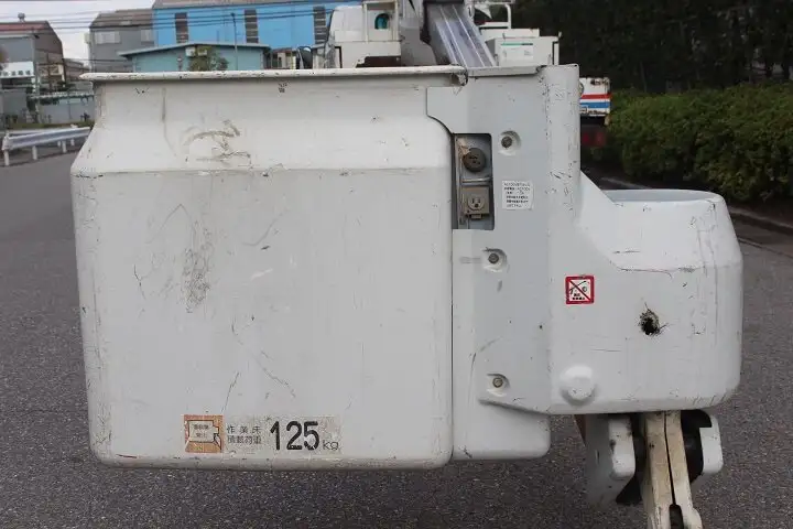 いすゞ エルフ 小型 高所・建柱車 高所作業車 電工仕様の中古トラック画像7