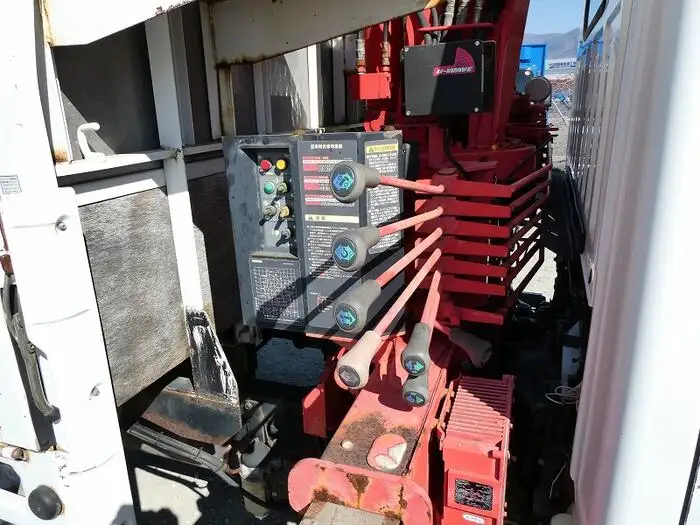 いすゞ エルフ 小型 クレーン付 床鉄板 4段の中古トラック画像11