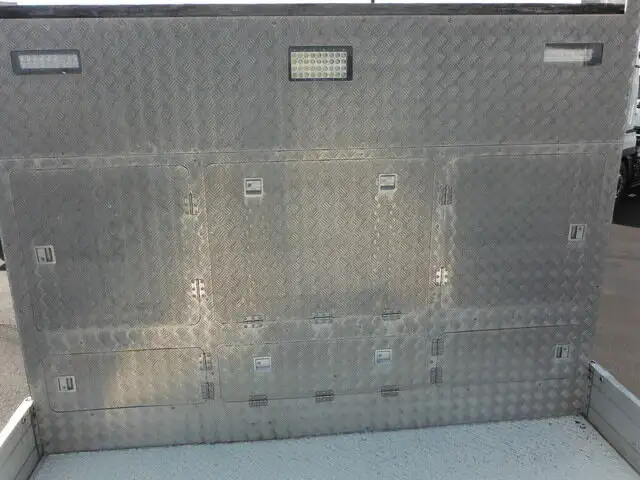 三菱 ファイター 中型/増トン 平ボディ 床鉄板 アルミブロックの中古トラック画像8