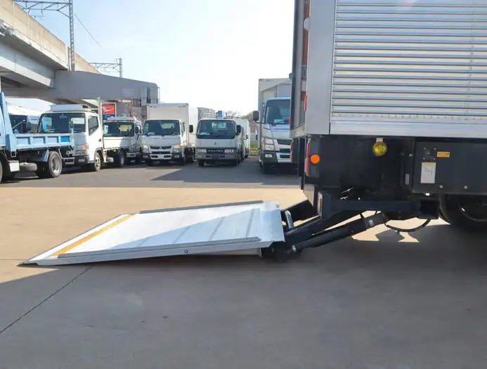 トヨタ ダイナ 小型 アルミバン パワーゲート TPG-XZU655の中古トラック画像7