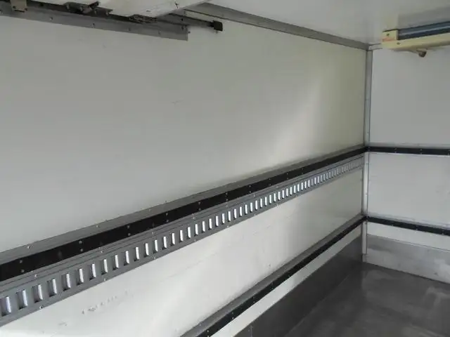トヨタ トヨエース 小型 冷凍冷蔵 低温 床ステンの中古トラック画像9