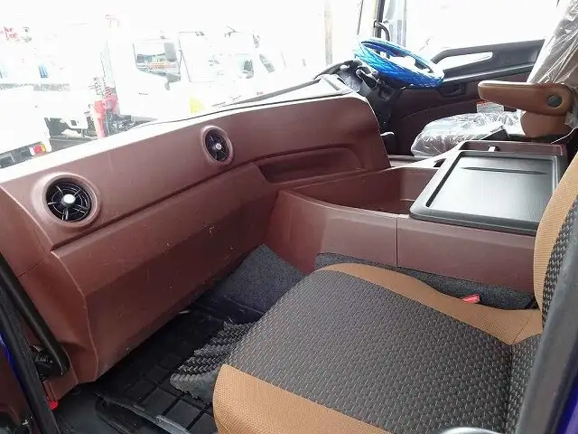 日野 プロフィア 大型 ウイング エアサス ベッドの中古トラック画像13