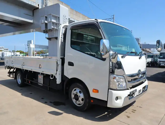トヨタ ダイナ 小型 平ボディ 床鉄板 2RG-XZU712の中古トラック画像2