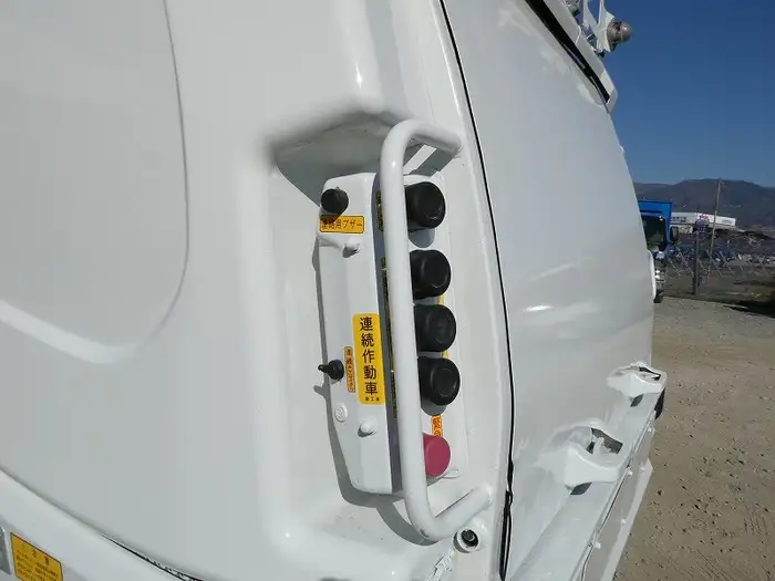 三菱 キャンター 小型 パッカー車 巻き込み式 回転ダンプ式の中古トラック画像6