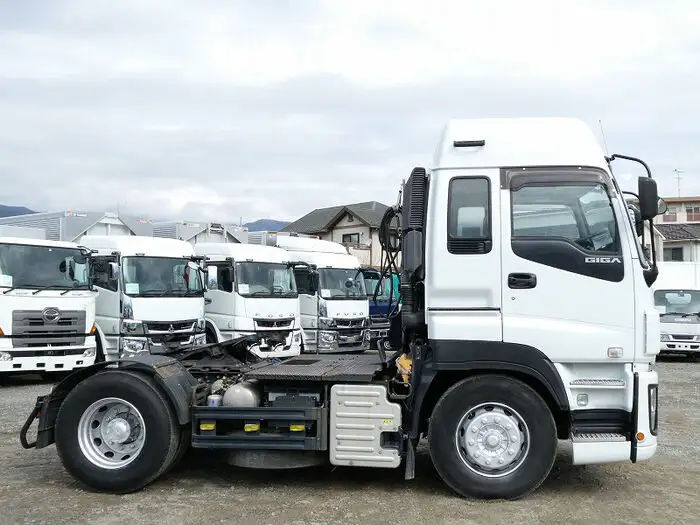 いすゞ ギガ 大型 トラクター ハイルーフ 1デフの中古トラック画像3