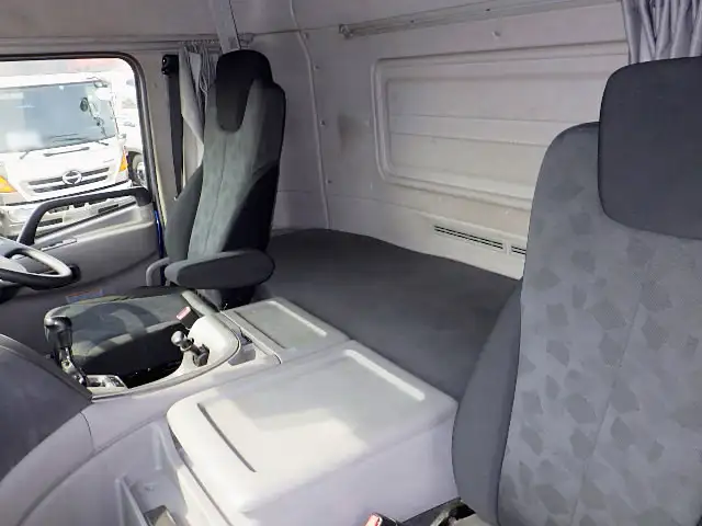 日産UD クオン 大型 ウイング ハイルーフ エアサスの中古トラック画像9