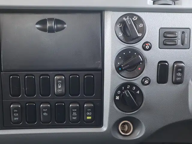 三菱 ファイター 中型/増トン 車両重機運搬 ラジコン ウインチの中古トラック画像15