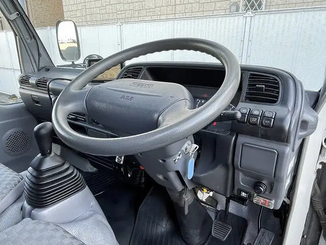 日産 アトラス 小型 アルミバン パワーゲート PB-AKR81ANの中古トラック画像12