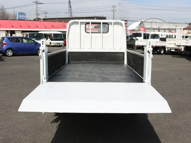 三菱 キャンター 小型 平ボディ パワーゲート 床鉄板の中古トラック画像6