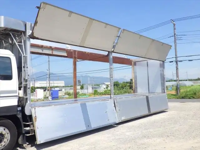 いすゞ ギガ 大型 特殊車両 QKG-CYL77A H26の中古トラック画像9