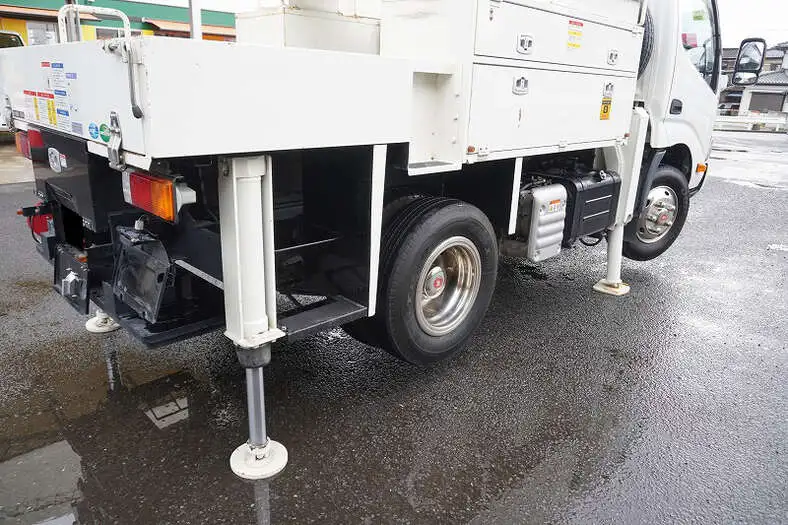 日野 デュトロ 小型 高所・建柱車 高所作業車 電工仕様の中古トラック画像12