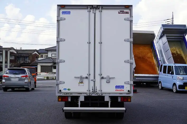 いすゞ エルフ 小型 アルミバン TRG-NLR85AN H28の中古トラック画像3