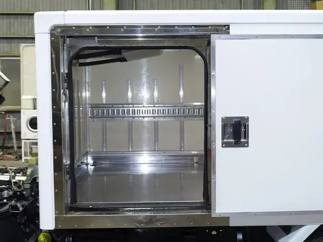三菱 キャンター 小型 冷凍冷蔵 低温 床ステンの中古トラック画像10