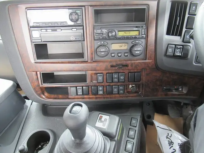 いすゞ ギガ 大型 トラクター ハイルーフ 1デフの中古トラック画像13