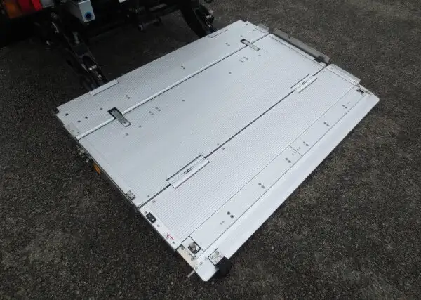 いすゞ エルフ 小型 アルミバン パワーゲート サイドドアの中古トラック画像11