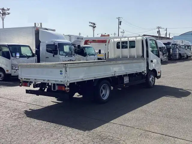 トヨタ ダイナ 小型 平ボディ 床鉄板 2RG-XZU710の中古トラック画像4