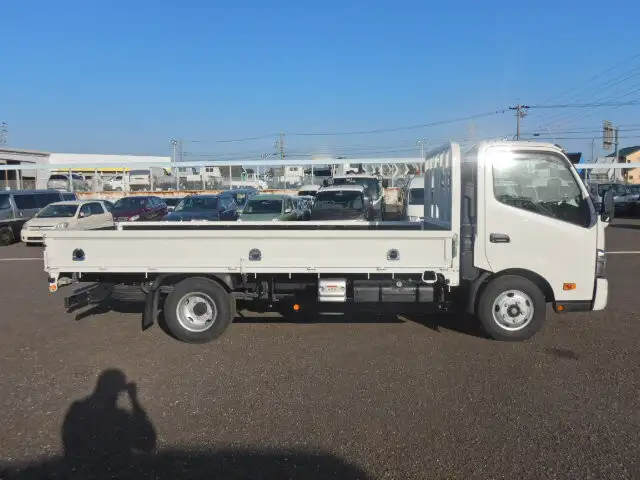 日野 デュトロ 小型 平ボディ 床鉄板 2RG-XZC710Mの中古トラック画像2