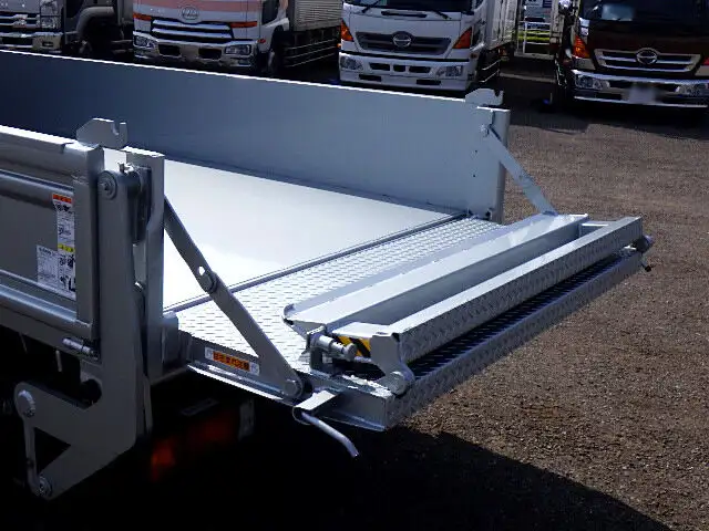 日産 アトラス 小型 平ボディ パワーゲート 床鉄板の中古トラック画像5