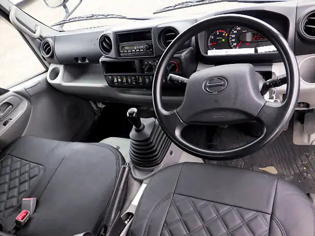 日野 デュトロ 小型 アルミバン 3枚観音 TKG-XZC605Mの中古トラック画像9
