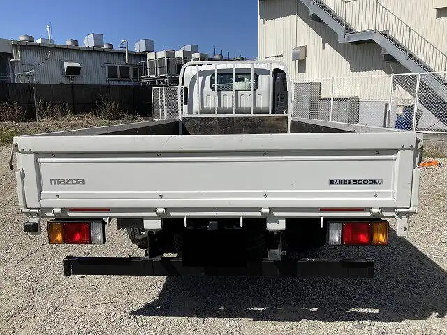 マツダ タイタン 小型 平ボディ TRG-LPR85AR H29の中古トラック画像4