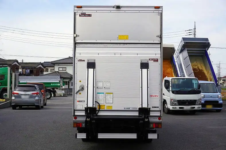 いすゞ エルフ 小型 アルミバン パワーゲート サイドドアの中古トラック画像3