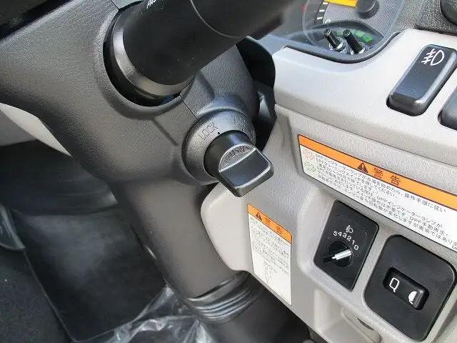 三菱 キャンター 小型 平ボディ Wキャブ 2RG-FBA20の中古トラック画像13