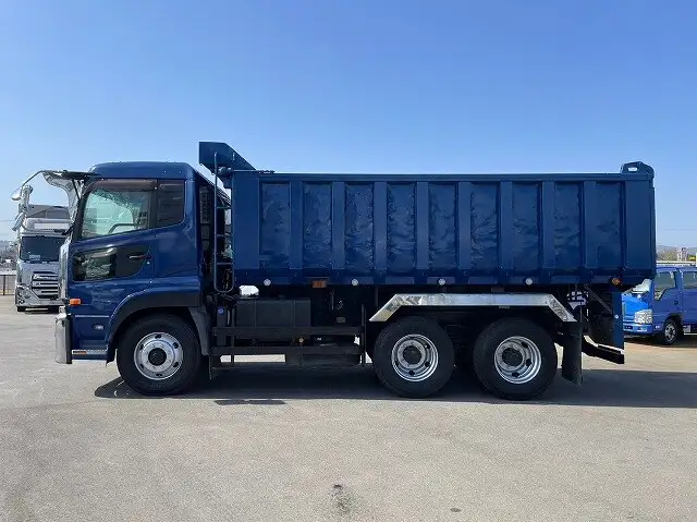 日産UD クオン 大型 ダンプ ベッド ADG-CW4XLの中古トラック画像4